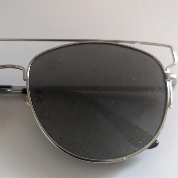 Aldo SIlver Abstract Aviator Sunglasses - Picture 4 of 9